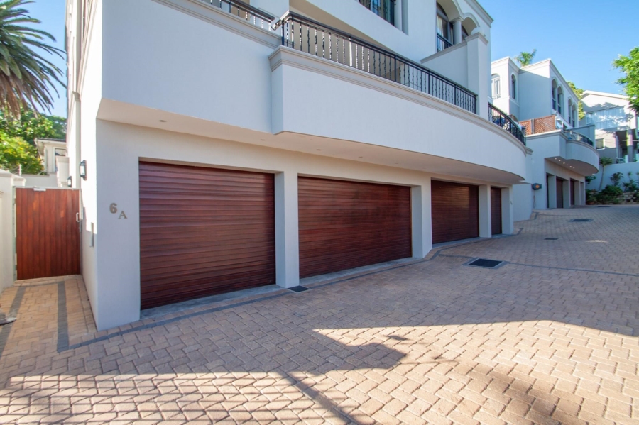 6 Bedroom Property for Sale in Fresnaye Western Cape